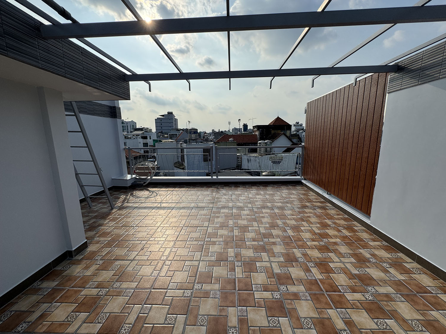 Tuyệt phẩm biệt thự mini 3 lầu, góc 2 mặt tiền hẻm 2 xe hơi 7 chỗ tránh nhau khu VIP Đặng Văn Ngữ